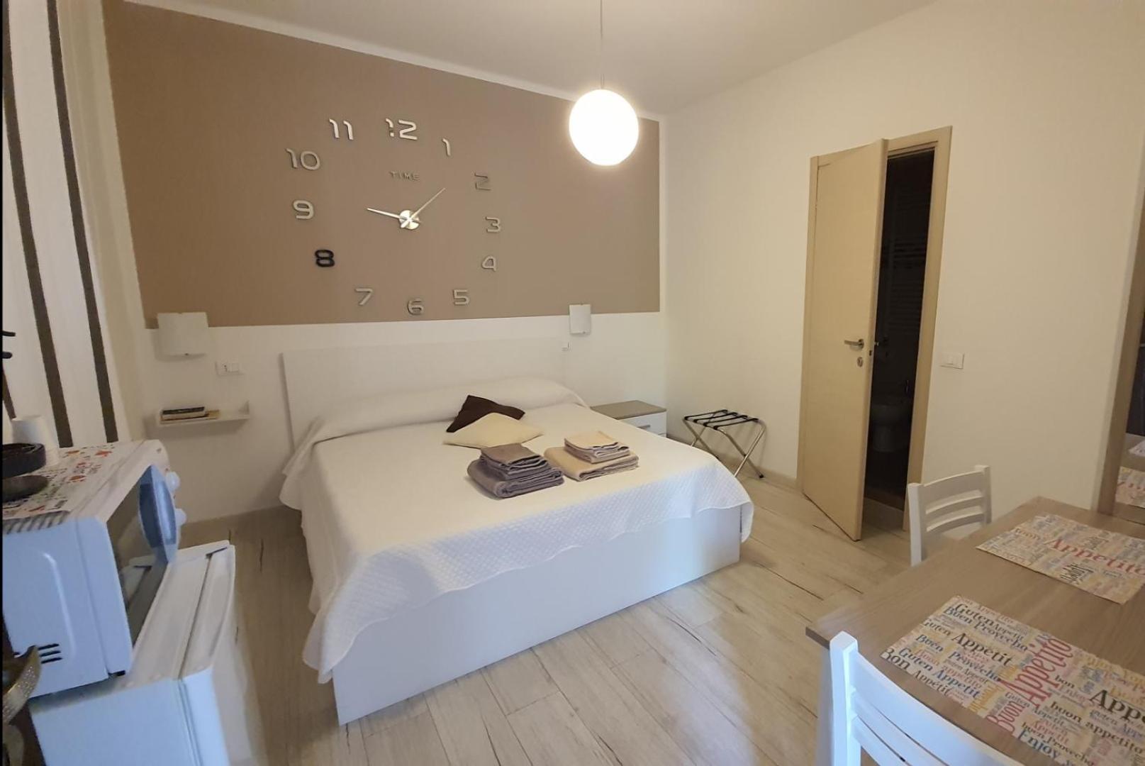 Le Camere Di Sabrina Con Bagno In Camera Sarzana Exterior foto